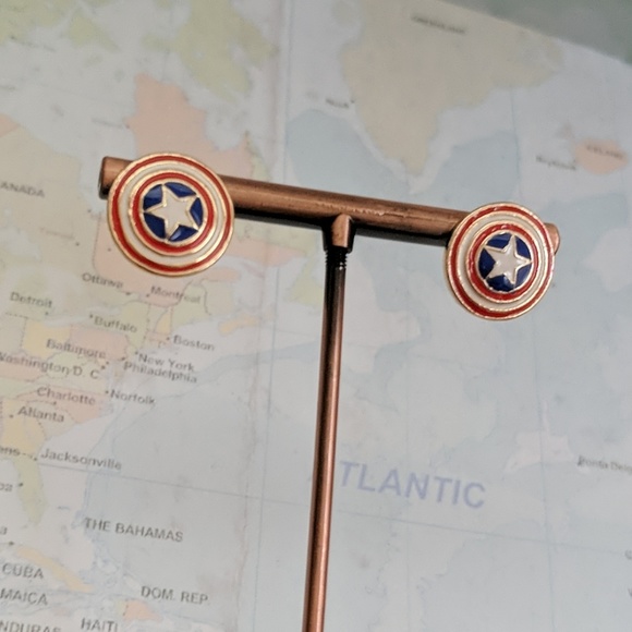 Captain America stud earrings - Picture 5 of 8